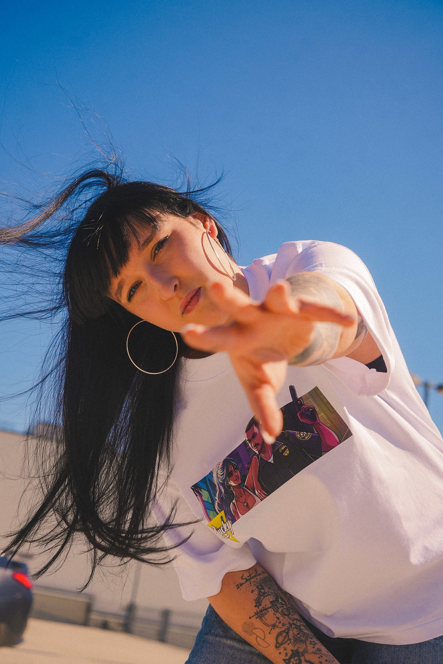 T-Shirt - LuckyV - White Version